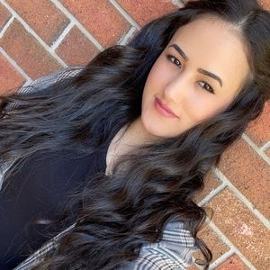 Meet your Posher, Zaynab